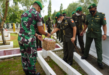 Peringati Hari Juang TNI AD Ke-76 Kodim 0736/Batang Gelar Tabur Bunga dan Ziarah