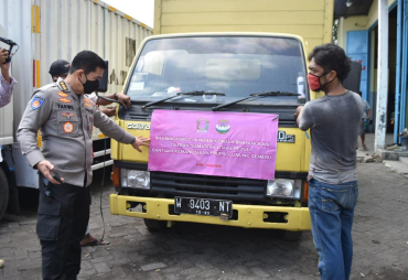 Polda Sumut Berikan Bantuan Bagi Korban Erupsi Gunung Semeru