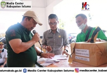 Disperindagkop UKM Kabupaten Seluma Laksanakan Lelang Pasar Rakyat 