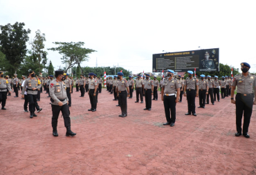 Kapolda Sumut Pimpin Upacara Kenaikan Pangkat 447 Personil