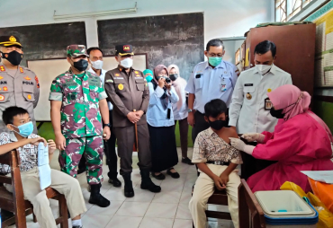 4 Ribu Pelajar SD/MI di Batang Serentak Divaksinasi