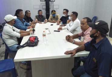 Jalin Sinergitas Kasi Humas Polresta Deli Serdang Silahturahmi dengan Awak Media
