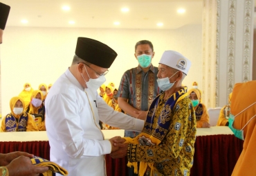 Lepas 65 Jamaah Umroh Gubernur Bengkulu Pesankan Jaga Kondisi Tubuh