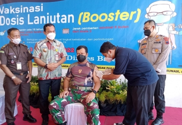 Bupati Dan Forkopimda Batang Launching Suntik Perdana Vaksinasi Booster