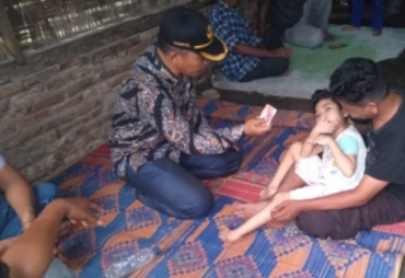 Tepis Berita Miring Camat Pagar Merbau Kunjungi Anak Difabel