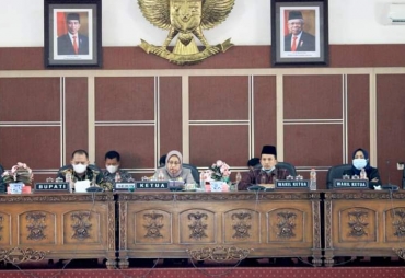 Bupati dan Wabup Labuhanbatu Hadiri Laporan Pembahasan Ranperda Pemilihan Kades