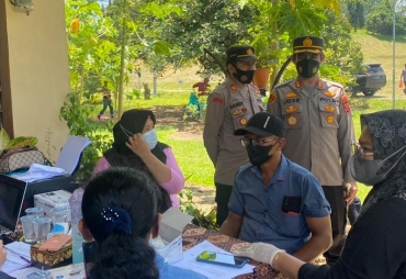 Kapolres Batu Bara Monitoring Vaksinasi di Laut Tador