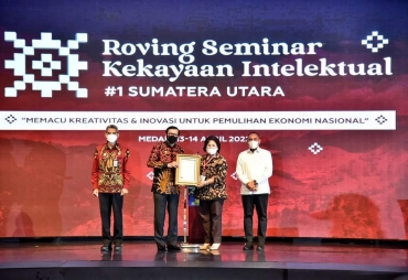 Bupati Karo Terima Surat Sertifikat Pencatatan Kekayaan Intelektual Tari Piso Surit
