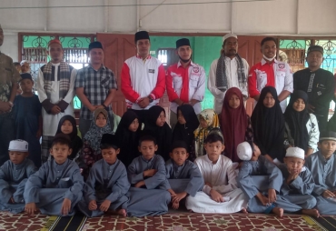 Pemuda Lira Batu Bara Santuni Anak Panti Asuhan Husnul Khotimah