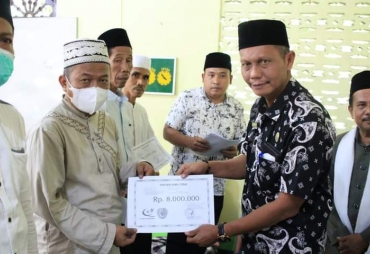Bupati Labuhanbatu Ikuti Safari Ramadhan dan Serahkan Bantuan untuk Silaturahmi