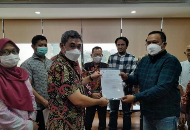 Bupati Seluma Menerima Bantuan Alat Oksigen Generator Kakapsitas 200 LPM 
