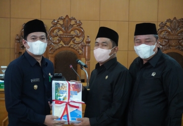 Pemkab BU Sampaikan Nota Pengantar Pertanggungjawaban APBD Anggaran 2021