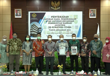 Bupati Batu Bara Bersama Ketua DPRD Terima WTP Ke-4 dari BPK Sumut