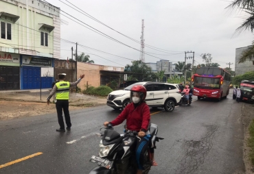 Polres Batu Bara Lakukan Strong Point di Titik Persimpangan
