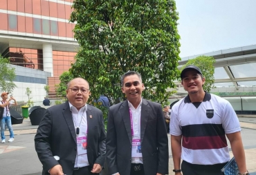 Foto Bersama CEO Bali United Yabes Tanuri (Kiri), Presiden Karo United Theopilus Ginting (Tengah), Dirut Persis Solo Kaesang Pangarep (Kanan) saat menghadiri Kongres Biasa PSSI (Foto : Dokumentasi)