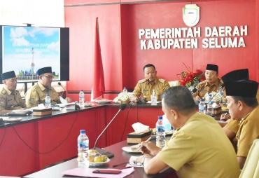 Rapat Pimpinan Tim Evaluasi dan Pengawasan Realisasi Anggaran ( foto : mc seluma )
