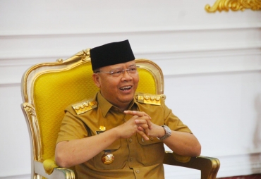 Gubernur Bengkulu Rohidin Mersyah Saat menjadi narasumber Sekolah Pemilu dan Demokrasi Elektoral (SPIDOL) Himpunan Alumni IPB