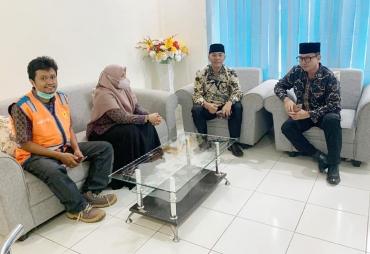 Kunjungan Asisten Perekonomian dan Pembangunan Ke PLN Rayon Tais ( foto : MC Seluma )