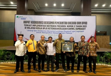 Piagam tersebut diterima langsung Direktur Rumah Sakit Umum Daerah (RSUD) Rantauprapat dr.Syafril Harahap,Sp.B