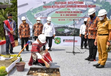 Presiden Jokowi Letakkan Batu Pertama Revitalisasi Lapangan Merdeka Medan 