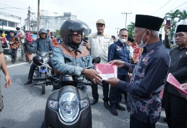 Pemkab Asahan Bagikan 10.000 Bendera Merah Putih