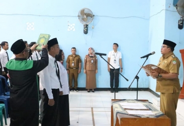 Penyerahan SK Bupati Kepada Tenaga P3K Guru Tahap 2 Formasi Tahun 2021 ( Foto : MC Seluma ) 