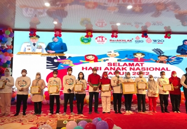 Peringatan Hari Anak Pemkab Karo Raih Penghargaan 