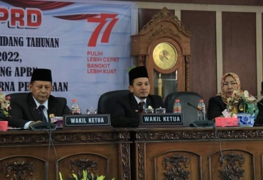 Bupati Labuhanbatu Turut Mendengarkan Pidato Sidang Tahunan MPR RI