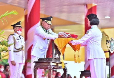 Gubernur Sumatera Utara (Sumut) Edy Rahmayadi menjadi inspektur upacara pengibaran bendera merah putih dalam rangka Hari Ulang Tahun (HUT) ke-77 Republik Indonesia (RI)