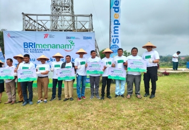 Wakil Bupati Karo Theopolus Ginting menghadiri kegiatan menanam bersama BRI