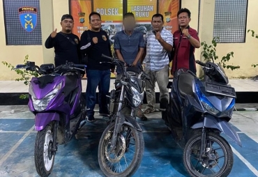 Pelaku KY diamankan oleh Unit Reskrim Polsek Labuhan Ruku.( foto: Istimewa)