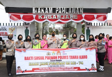 Kapolres Tanah Karo Bersama Polwan Laksanakan Aksi Baksos