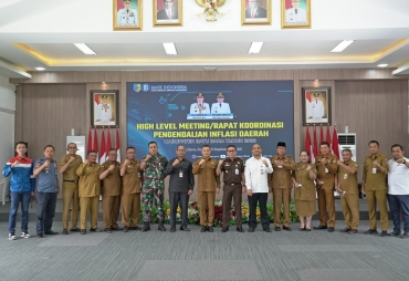 Bupati Batu Bara Ir Zahir foto bersama dengan Kepala OPD Pemkab Batu Bara.(foto/Istimewa)