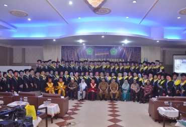 Staf Ahli Bupati Asahan Hadiri Wisuda Mahasiswa Kebidanan STIKES Asy Syifa Kisaran