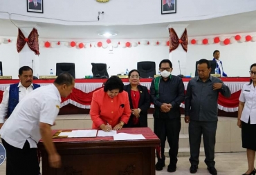 Bupati Karo Tandatangani Persetujuan Bersama Ranperda Perubahan APBD