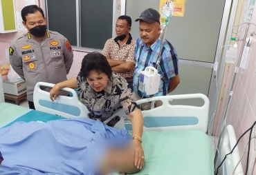 Bupati Karo Besuk Balita Korban Kekerasan