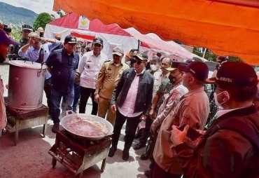 Tinjau Dampak Gempa di Taput Gubsu Serahkan Bantuan 