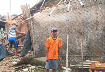 Seperti inilah rumah suheri sebagian yang ambruk