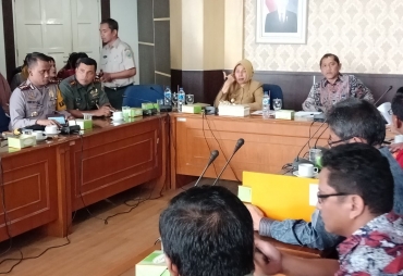 Wagubsu Pinpin Rapat Bersama Bupati Tanah Karo  Dan Kapolres Karo di Ruang Melati lantai 9 Kantor Gubernur Sumut