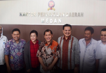 komunitas petani jagung foto bersama Bupati Karo