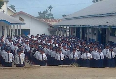 siswa/i SMPN Payung di desa Batukarang