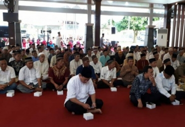 Buka bersama Bupati dan wakil Bupati Kab.  Tulang Bawang beserta segenap elemen masyarakat.