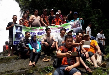 Bersama Ratusan Warga, Bambang Irawan Kembali Kunjungi Tempat Wisata