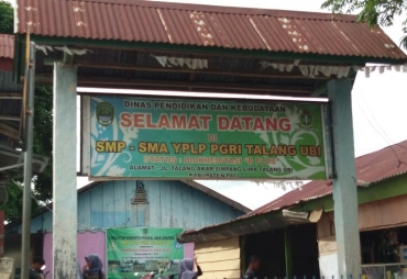 Tampak Gerbang Sekolah SAMA PGRI Talang Ubi