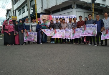 Komunitas Pemuda Curup Peduli Sesama Sedang melakukan aksi Meminta Bantuan Dana