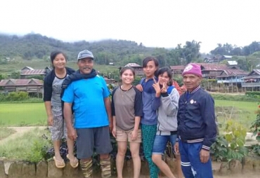 Tampak Masyarakat Antusias Menyiapkan Lahan Untuk SMPN