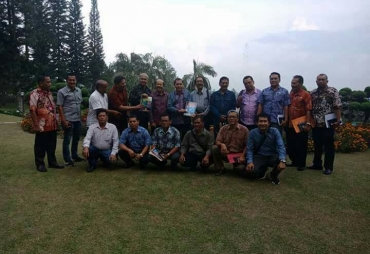 Bupati Karo saat foto bersama