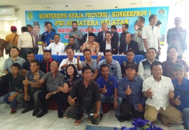 Usai acara Seluruh pengurus PWI Berfoto Bersama