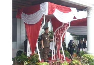 Plt Gubernur Bengkulu Rohidin Mersyah menjadi Inspektur Upacara