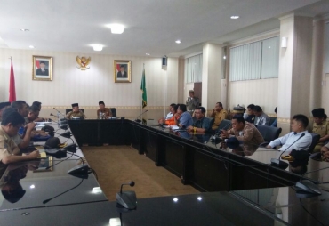 Audensi Nelayan Trawl dengan Gubernur Bengkulu